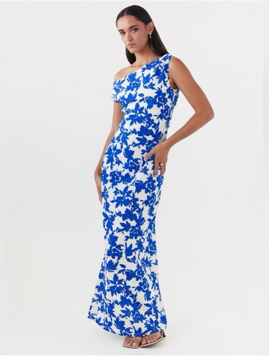 Peppermayo Dresses & Skirts - Peppermayo blue and white floral maxi asymmetrical shoulder dress new WO tag